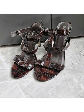 Le Chateau heels